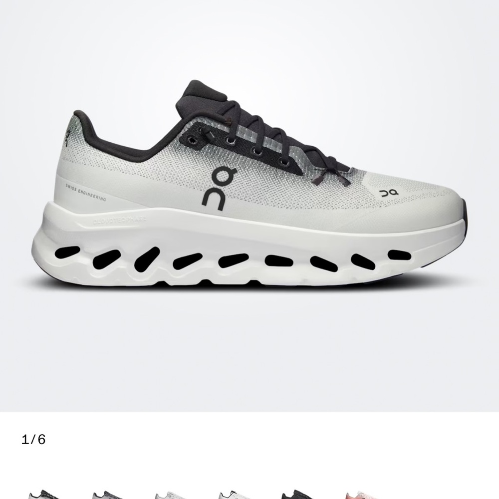 On clouds Women's Athletic Shoes - Black and White
